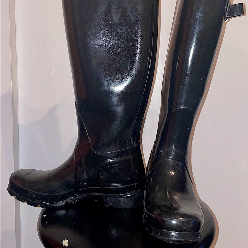 Black Hunter boots with hunter socks